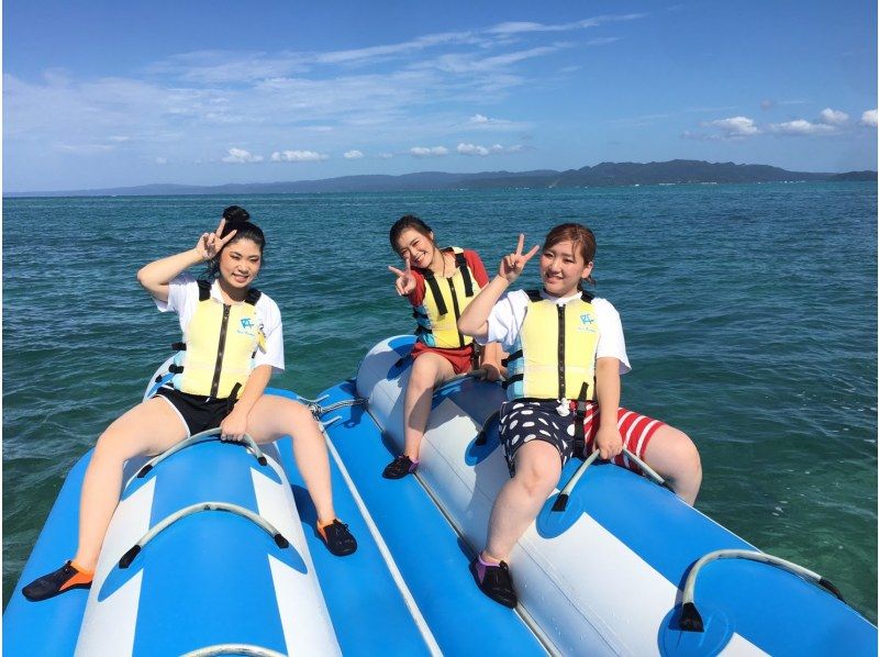 [Okinawa / Kouri Island] Experience with a secure charter for each group! Easy marine experience ♪ Classic banana boat 15 minutes planの紹介画像