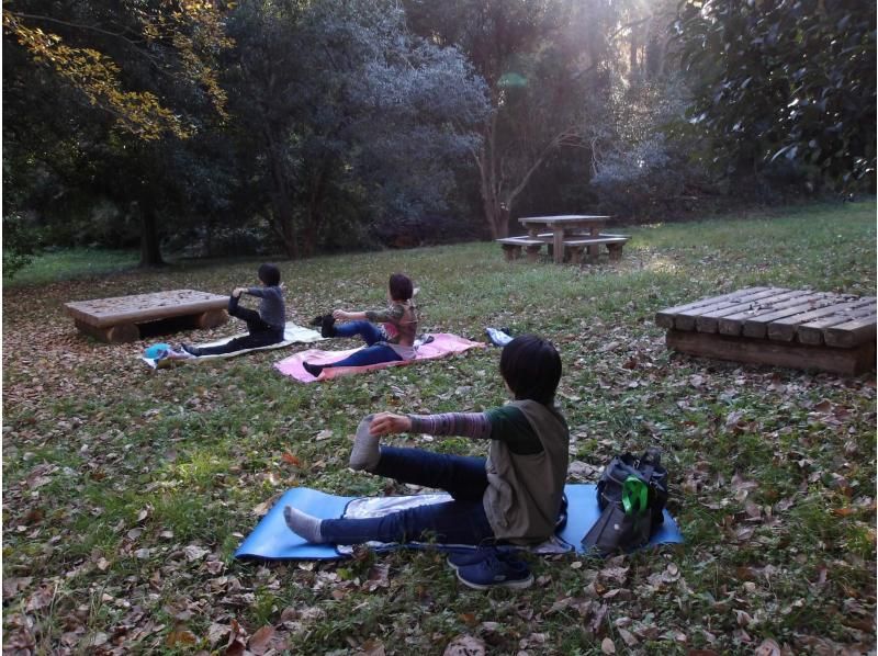 【東京・西武園】11/29（日）開催！紅葉ヨガ＆トトロの森ウォーキングの紹介画像