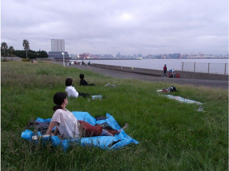 【東京・大田区】10/4（日）開催！羽田空港を見ながらビーチヨガ＆東京タワー・スカイツリービューの紹介画像