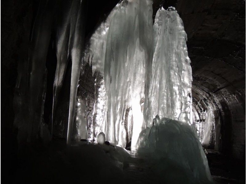 【山形　米沢】隧道氷柱見学ツアー　無料送迎可の紹介画像