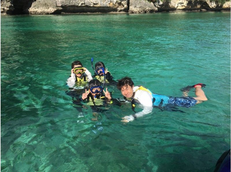 [沖繩/古宇利島]每個團體的安全包機體驗！讓我們尋找小丑魚和海龜浮潛之旅 90 分鐘♪の紹介画像