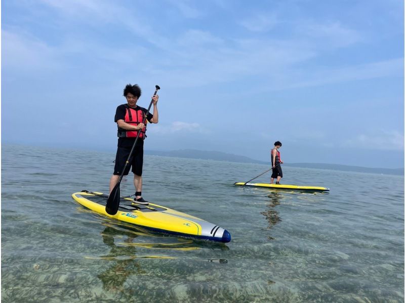 [Okinawa / Kouri Island / SUP] Experience with a secure charter for each group! Experience a new sensation sap! Paddle sap rental 60 minutes ♪の紹介画像