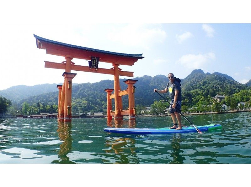 【広島・宮島】HIROSHIMA SUP CITY TOUR 世界遺産の島 神秘的な海上ツアーを体験の紹介画像