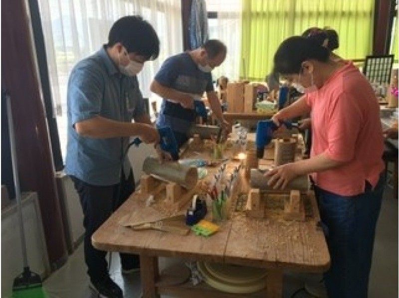【鳥取・湯梨浜町】お子さま・女性に人気！竹灯籠をビー玉・ビーズなどでデコレーションの紹介画像