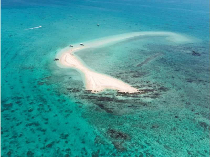[Ishigaki Island/Half-day] Landing on the "Phantom Island" Hamajima & Boat Snorkeling ★ 360-degree spectacular views [Free photo data/equipment rental]の紹介画像