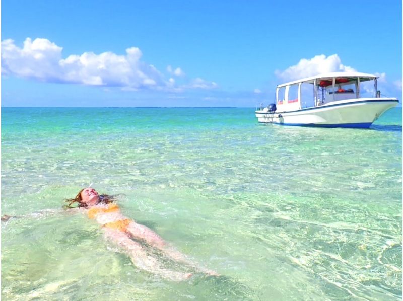 [Ishigaki Island/Half-day] Landing on the "Phantom Island" Hamajima & Boat Snorkeling ★ 360-degree spectacular views [Free photo data/equipment rental]の紹介画像