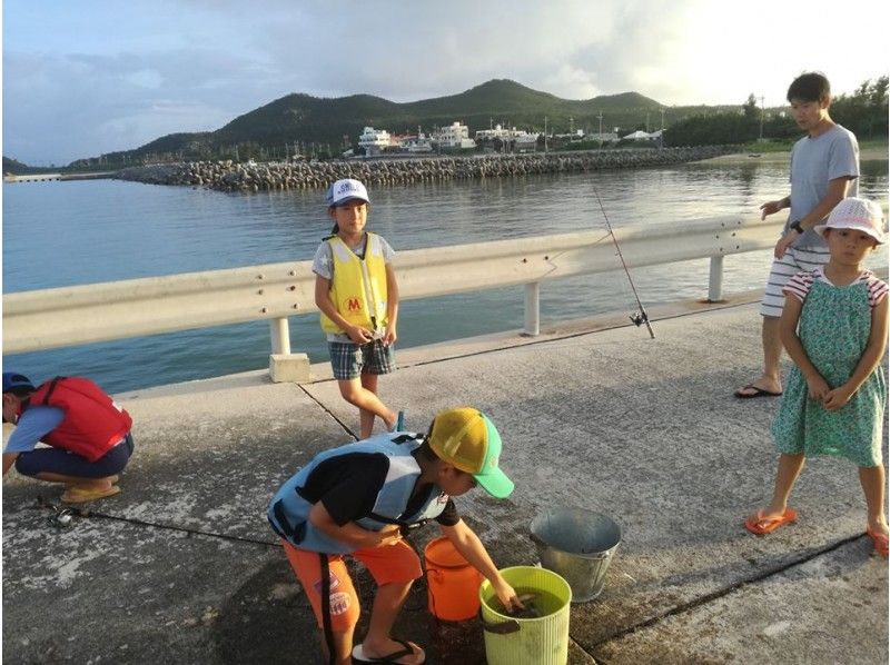 【沖縄・伊是名島】本島から約1時間 離島の海で釣りデビュー！初心者・お子様に最適！！陸からの手ぶらフィッシングの紹介画像