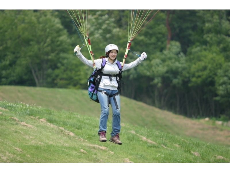 【 群马 ·Minakami】 滑翔伞体验（轻松漂浮课程）の紹介画像