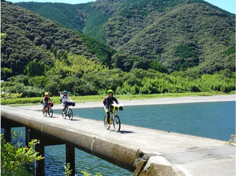[高知-四万十]四万十同时享受在河向导过程中骑自行车和漂流！不需要体力！の紹介画像
