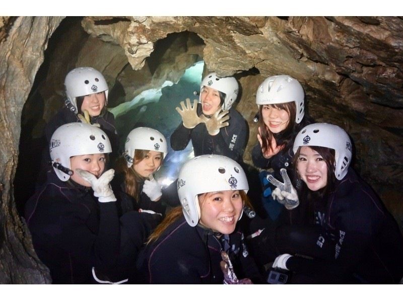 【地下水の洞窟探検】ケイブスイミングの紹介画像