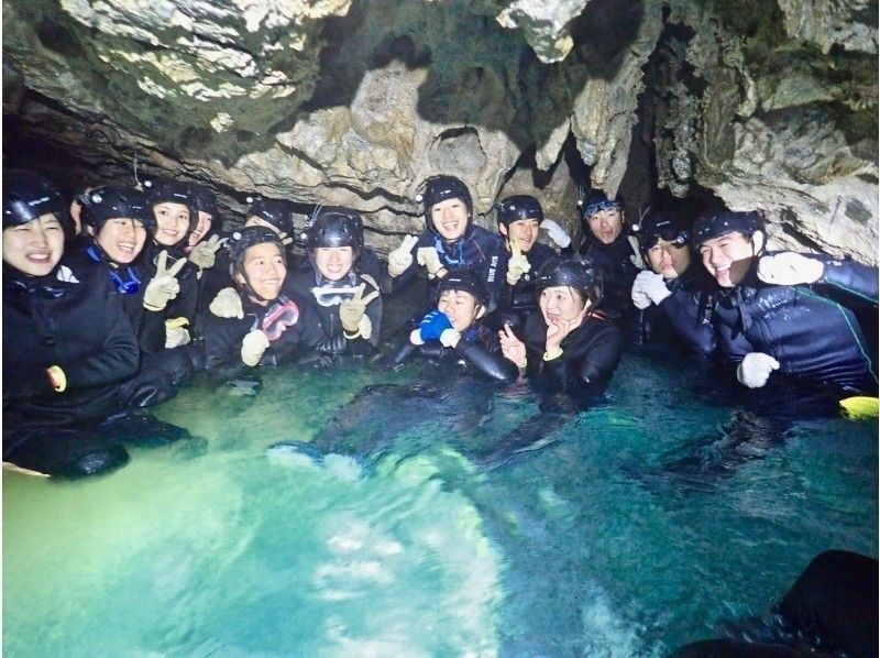 【地下水の洞窟探検】ケイブスイミングの紹介画像