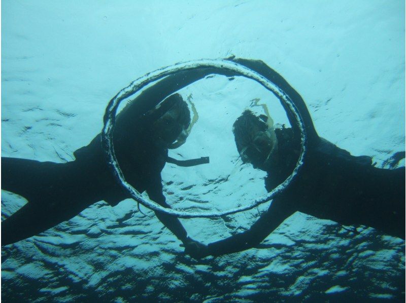 [超級夏日特惠2024] 5歲以上可享的「藍洞/浮潛與海上運動2件套裝」並提供照片資料服務の紹介画像