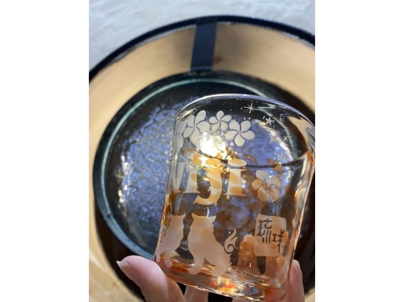 << Stores that can Use a coupon common to all regions >> [Yomitan Village, Okinawa] Experience making original glass with Sandblasting You can make your own original glass!の紹介画像
