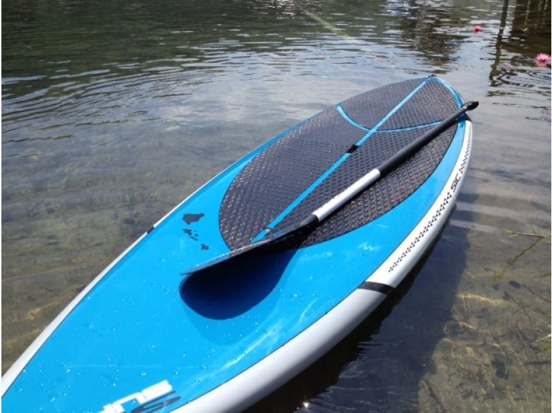 【長野・大町市】SUPレンタル～透明度バツグンの青木湖でのんびり湖上散歩♪　★スケルトンSUP・多人数乗りSUPレンタル中★☆の紹介画像