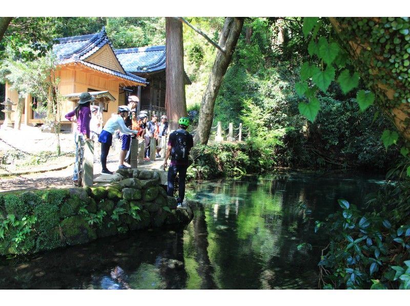 [Kumamoto / Aso] Let's go around the superb panoramic view and the water source! Minami Aso, water source cycling tourの紹介画像