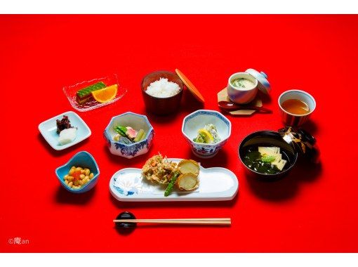 【京都・下京区】京都で大人気の常設プログラム!舞妓さんと一緒にお点前体験 【京都・下京区】京都で大人気の常設プログラム!舞妓さんと一緒にお点前体験