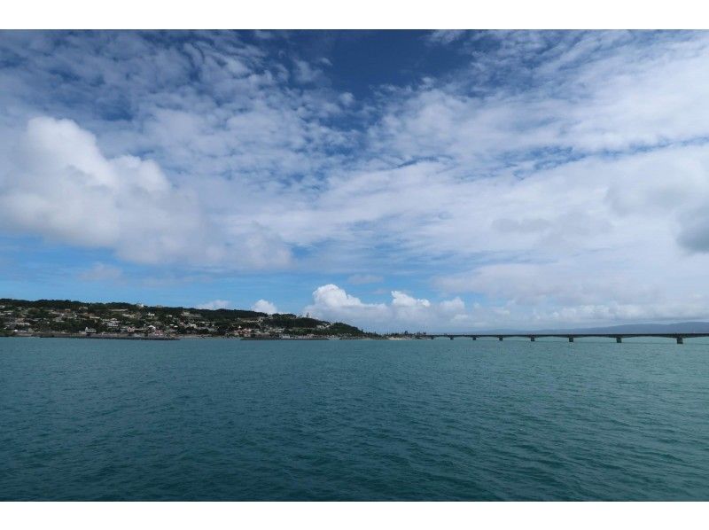 【沖縄・名護】絶景（古宇利大橋）を眺めて美ら海へ！ 船釣り乗り合いプラン（1日コース）の紹介画像