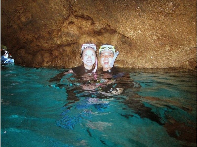 [Okinawa Onna Village] Popular Blue Grotto Beach Snorkel! You can start from the shallow water where you can get your feet, so even beginners can rest assured! (underwater photo present)の紹介画像