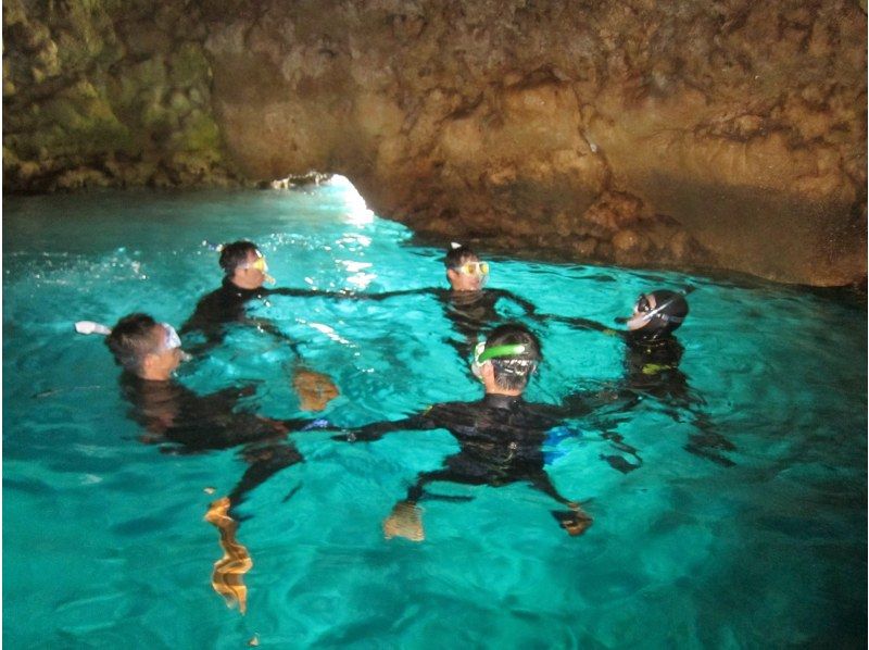 Blue Cave "Beach Snorkeling Tour" Underwater photos will be given as a gift on the spot ☆ [All-inclusive plan including shower and parking]の紹介画像