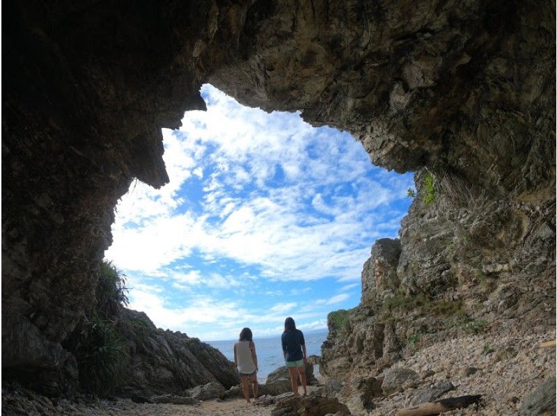 [Ishigaki Island, half-day] ★ Private tour with camera! Free combination of Kabira Bay, Blue Cave, spectacular mountain climbing, etc.! Free pick-up and drop-off☆PVの紹介画像