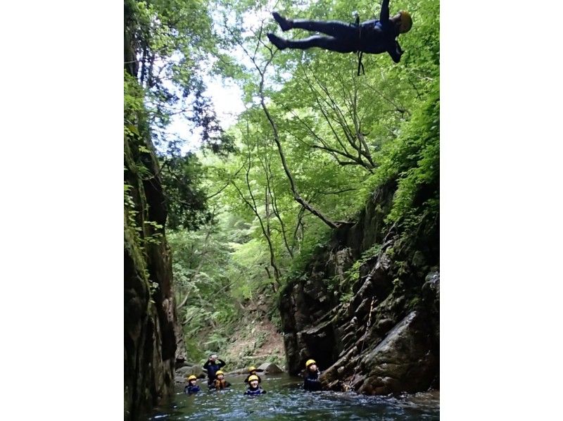 【滋賀】日本の滝百選！八ッ淵の滝（1日コース）シャワークライミング　9:00集合≪SC-1≫の紹介画像