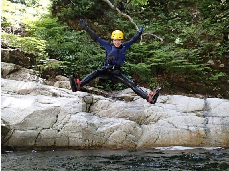 【滋賀】日本の滝百選！八ッ淵の滝（1日コース）シャワークライミング　9:00集合≪SC-1≫の紹介画像