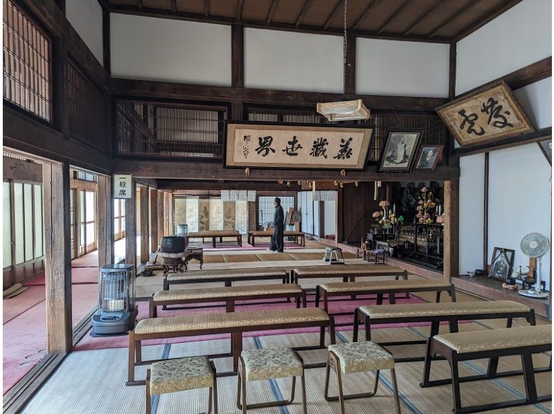 [Sagae City, Yamagata Prefecture] Learn about Japanese prayer and spiritual culture. Experience a stay overnight at the temple at the solemn and mysterious Jionji Temple, the head temple of the temple. Walk with a mountain ascetic in Hayama and trek along the Shugendo trail.の紹介画像