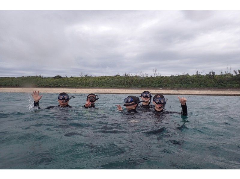 銷售！ [★絲滿當地會議計畫★] ☆ 海龜和熱帶魚的高遭遇率☆ 從那霸出發40分鐘！熱帶之旅！免費照片和影片☆の紹介画像