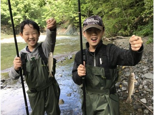 北海道 富良野 渓流フィッシング エサ釣り 春秋限定 少人数制 小学生からご年配まで初心者でもok アクティビティジャパン