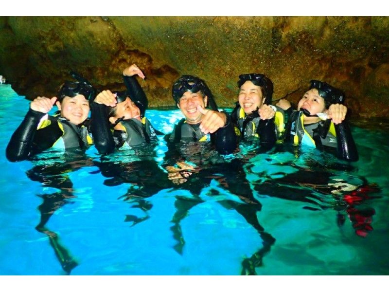 [Okinawa Onna Village] For beginners only! blue cave boat Snorkel! Free pick-up available!
