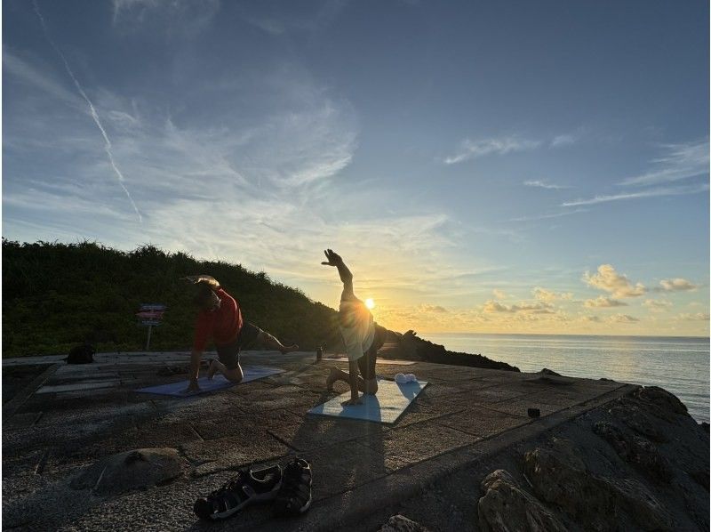 【沖縄・宮古島】波の音を聞きながらビーチヨガ ◎モーニングヨガ or サンセットヨガ◎ マタニティヨガ可能の紹介画像