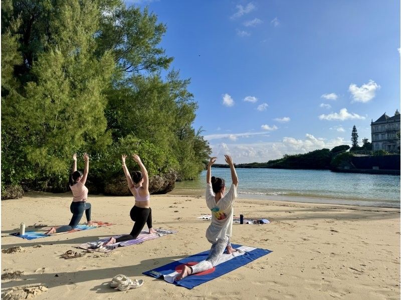 【沖縄・宮古島】波の音を聞きながらビーチヨガ ◎モーニングヨガ or サンセットヨガ◎ マタニティヨガ可能の紹介画像