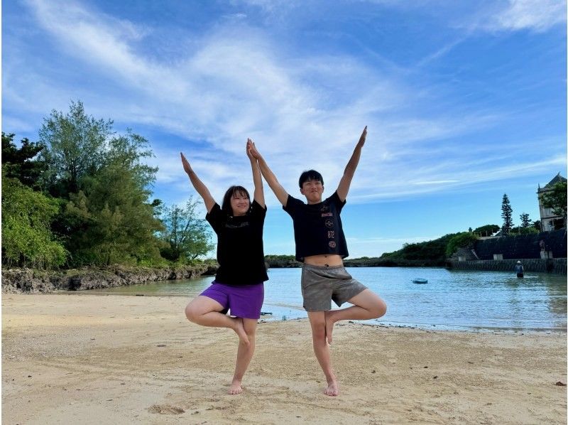 [Okinawa Miyakojima] Beach yoga while listening to the sound of waves ◎ Morning yoga or sunset yoga ◎ English lessons availableの紹介画像