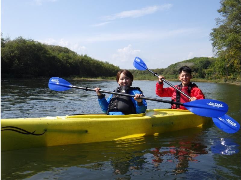 [Hokkaido, Tokachi] Enjoy the magnificent scenery of wild birds and Tokachi! A leisurely canoe tour on the Tokachi River!の紹介画像