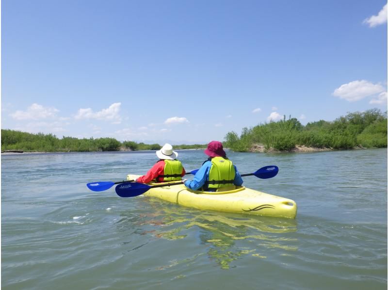 [Hokkaido, Tokachi] Enjoy the magnificent scenery of wild birds and Tokachi! A leisurely canoe tour on the Tokachi River!の紹介画像