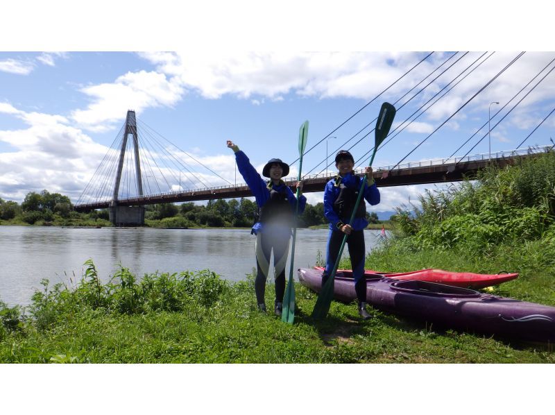 [Hokkaido, Tokachi] Enjoy the magnificent scenery of wild birds and Tokachi! A leisurely canoe tour on the Tokachi River!の紹介画像