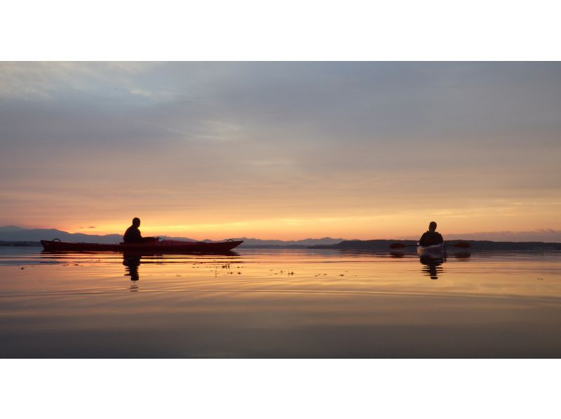 【青森・小川原湖】夕暮れの特別な時間、日常を忘れるひと時を。一組限定のプライベートツアーの紹介画像