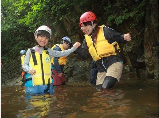 福島 安達太良 4歳から参加ok 安達太良の川に飛び込もう シャワーウォーク アクティビティジャパン