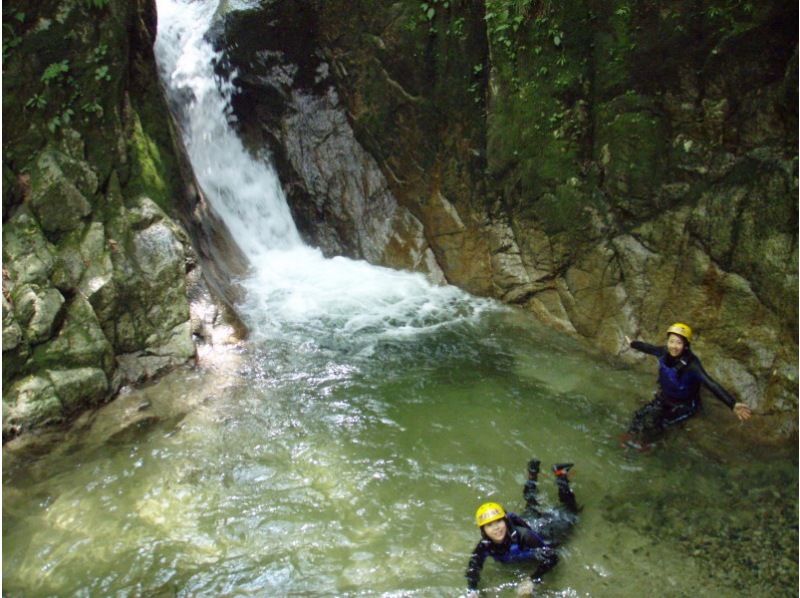 【滋賀】日本の滝百選！八ッ淵の滝シャワークライミング（半日Aコース）　9:00集合≪SC-4≫の紹介画像