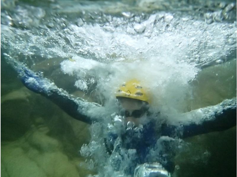 【滋賀】日本の滝百選！八ッ淵の滝シャワークライミング（半日Aコース）　9:00集合≪SC-4≫の紹介画像