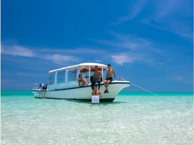 [เกาะอิชิงากิ/1 วัน] 2 สถานที่ยอดนิยม! เรือแก้วอ่าวคาบิระ & ทัวร์ลงจอดและดำน้ำตื้น "เกาะผี" [ข้อมูลรูปภาพฟรี]の紹介画像