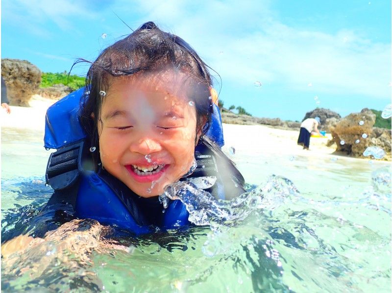 [Okinawa / Miyakojima] << Equipped with hot shower >> Corona measures are perfect! From 2 years old ♪ Safe charter snorkeling tour on the beach!の紹介画像