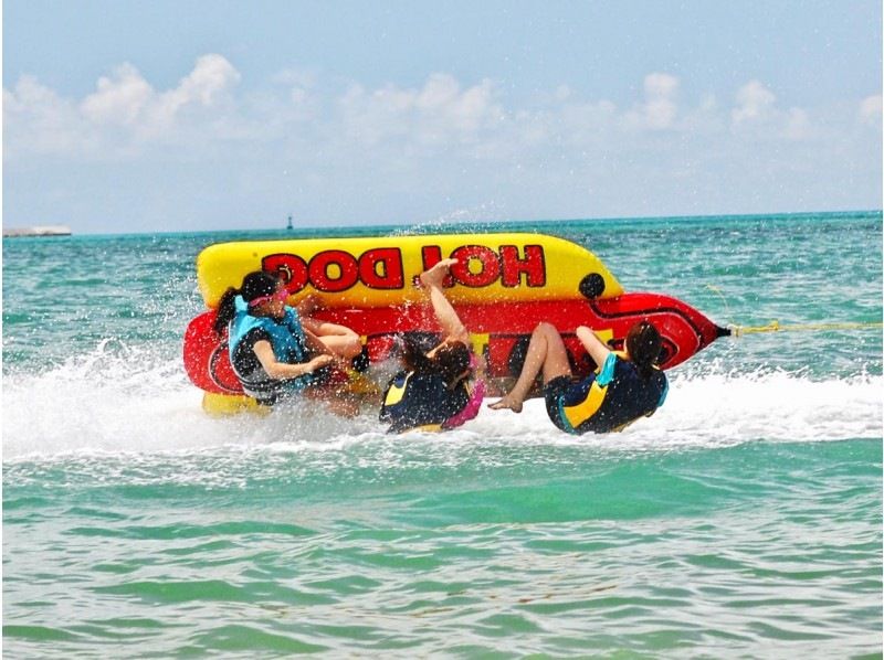 JABURO People enjoying a banana boat on Ishigaki Island