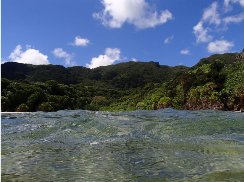 【石垣島・１組限定】天然クリスタル探し＋珊瑚シュノーケリングツアーの紹介画像