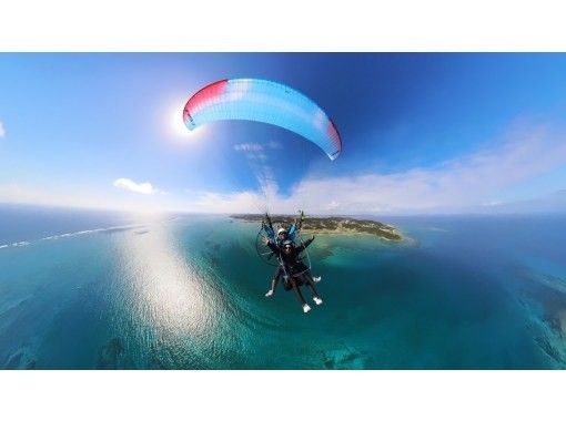 Okinawa-Nanjo City] Motor Paraglider tandem flight-Scenic view from 200m  above the pilot and flying | ActivityJapan