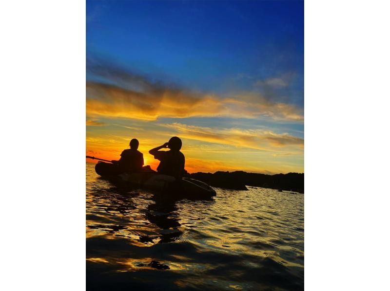 [Family Discount] 《Sunset Kayak》 Safe even for beginners! Free plan for one person under junior high school age★Free rental items are available in many sizes for children! OK from 2 years old★の紹介画像