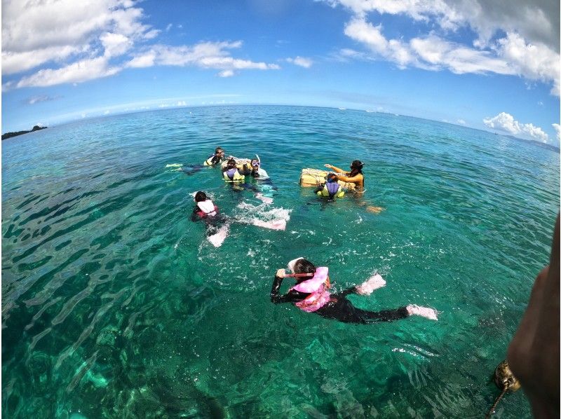 ☆Certified diving shop that is environmentally friendly according to international standards☆ [Enjoy half a day! Enjoy the blue cave and coral reef sea] Boat snorkel tourの紹介画像
