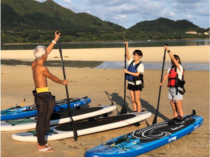 【沖縄・石垣島】★有名な川平湾／マングローブSUP★ プラスでシュノーケル！送迎・器材・駐車場・施設・シャワー無料！の紹介画像