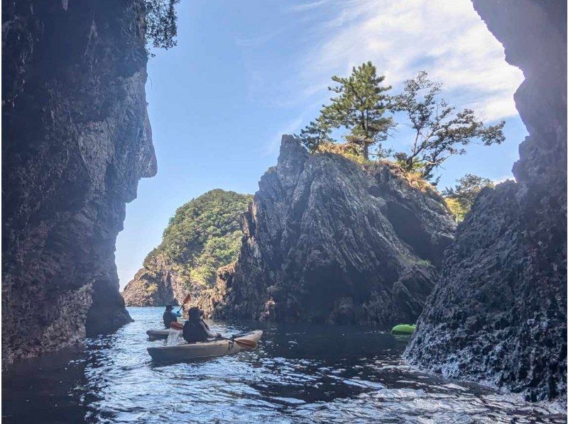 【徳島・美波町】シットオントップカヤックで洞窟探検（カヤック経験者対象）の紹介画像