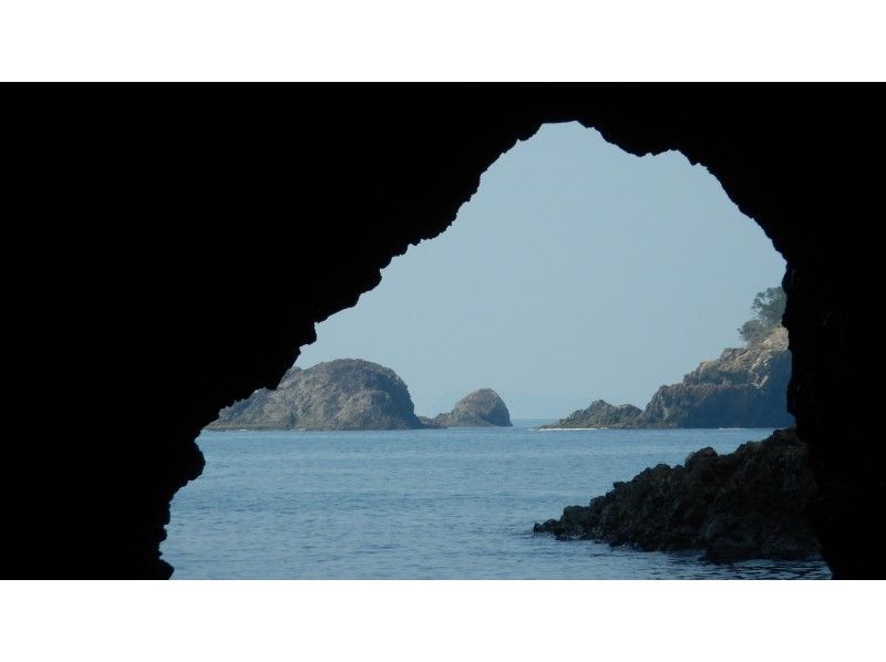 【徳島・美波町】シットオントップカヤックで洞窟探検（カヤック経験者対象）の紹介画像